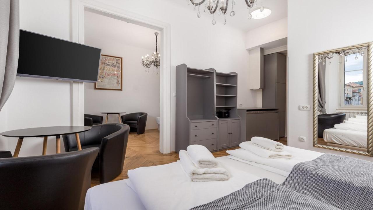 Apartments Art Teatro Rijeka Eksteriør bilde