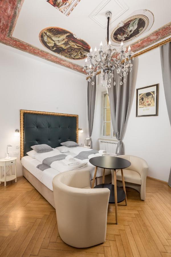 Apartments Art Teatro Rijeka Eksteriør bilde