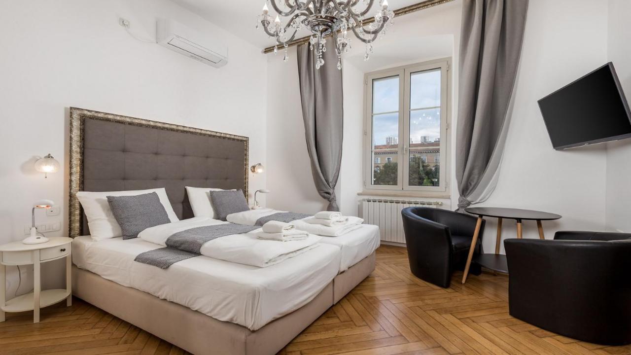 Apartments Art Teatro Rijeka Eksteriør bilde