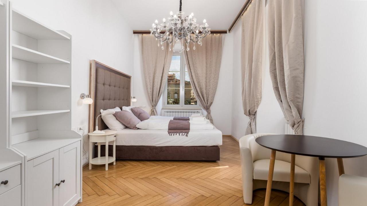 Apartments Art Teatro Rijeka Eksteriør bilde