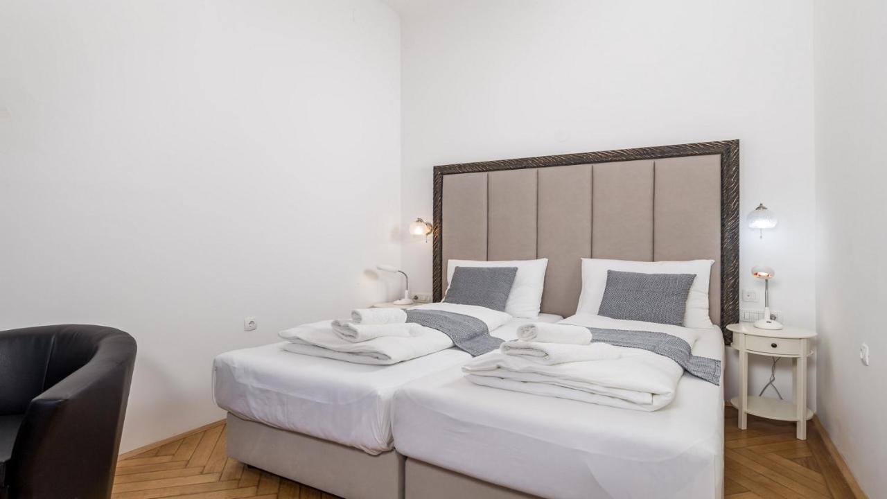 Apartments Art Teatro Rijeka Eksteriør bilde