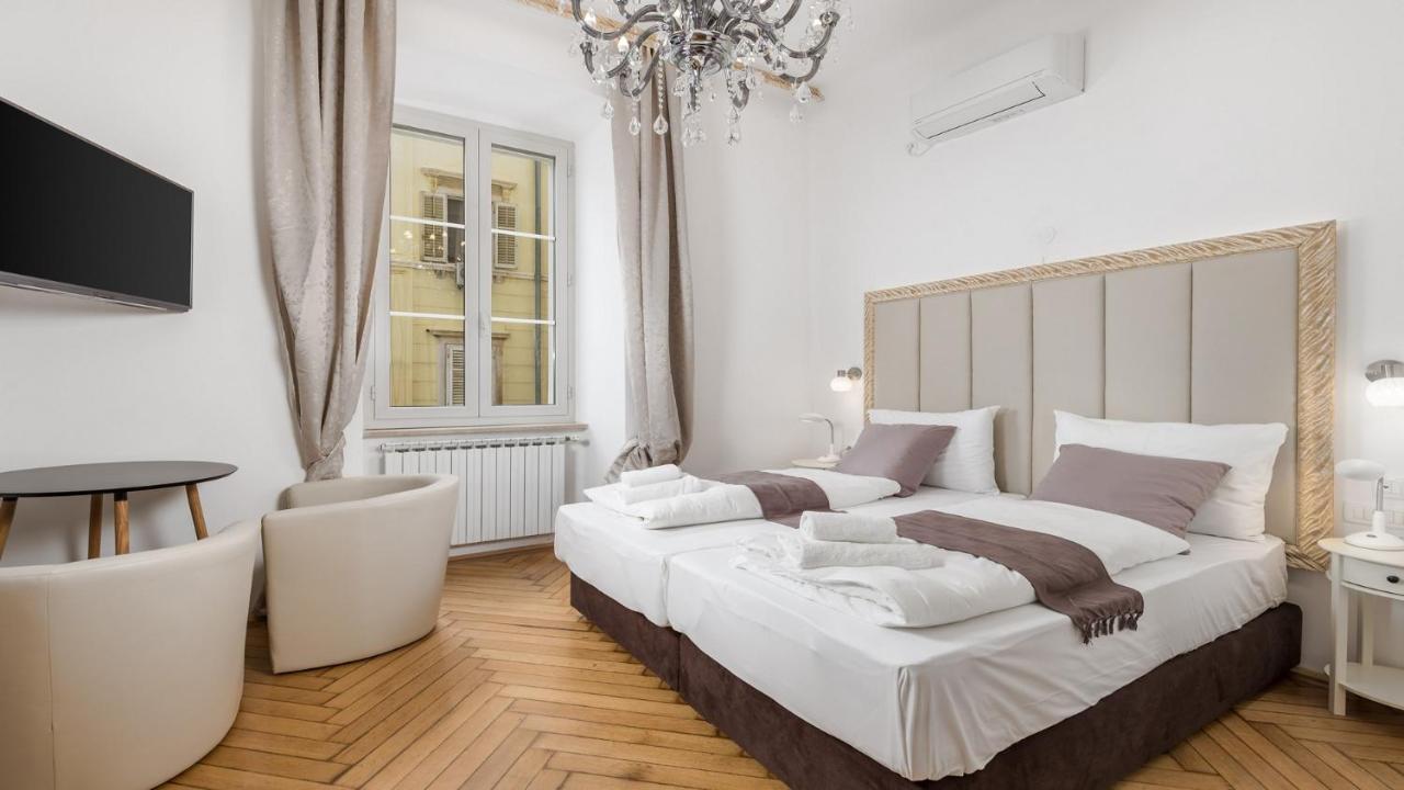 Apartments Art Teatro Rijeka Eksteriør bilde